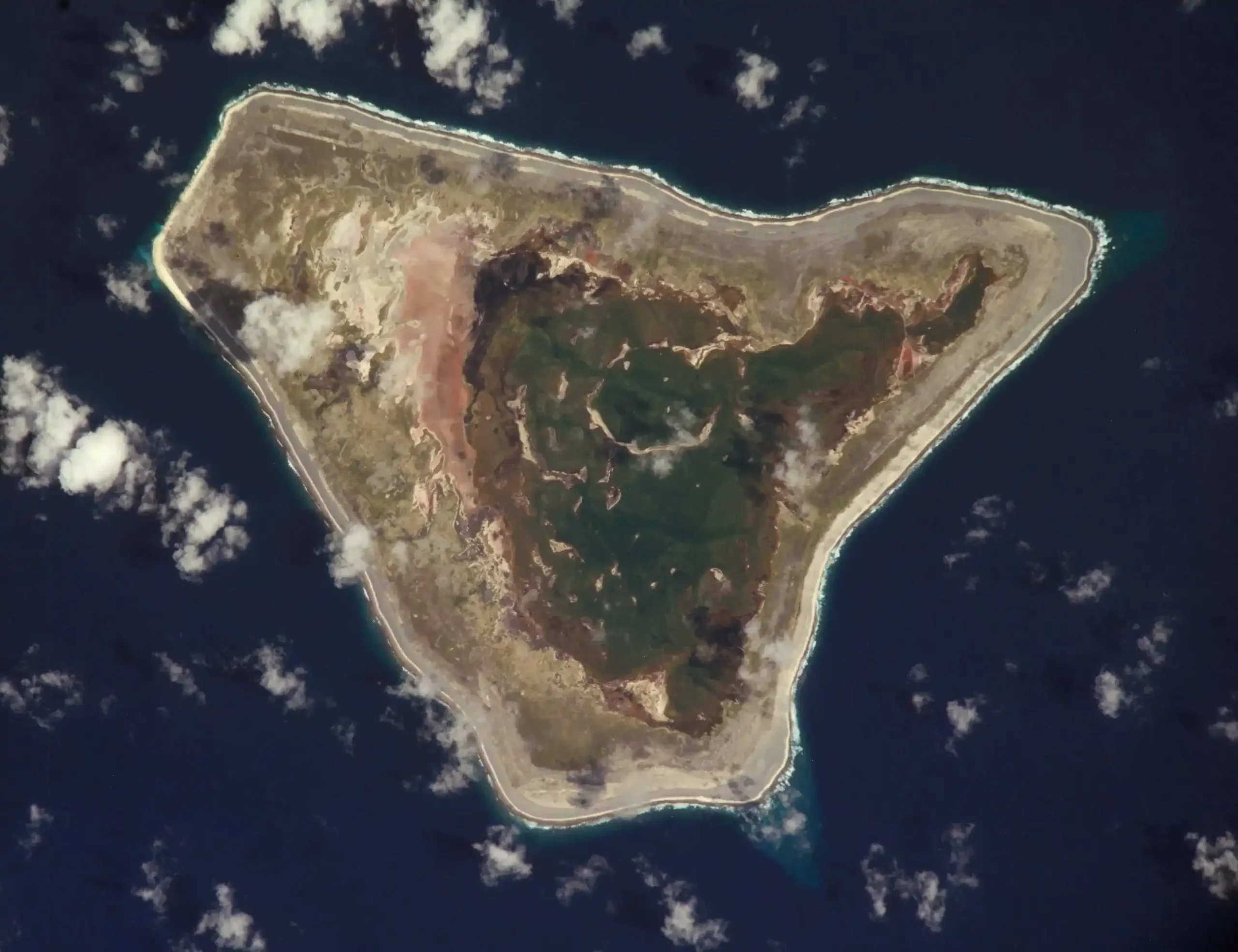 رازهای جزیره‌ اسرارآمیز و متروک مالدن در اقیانوس آرام