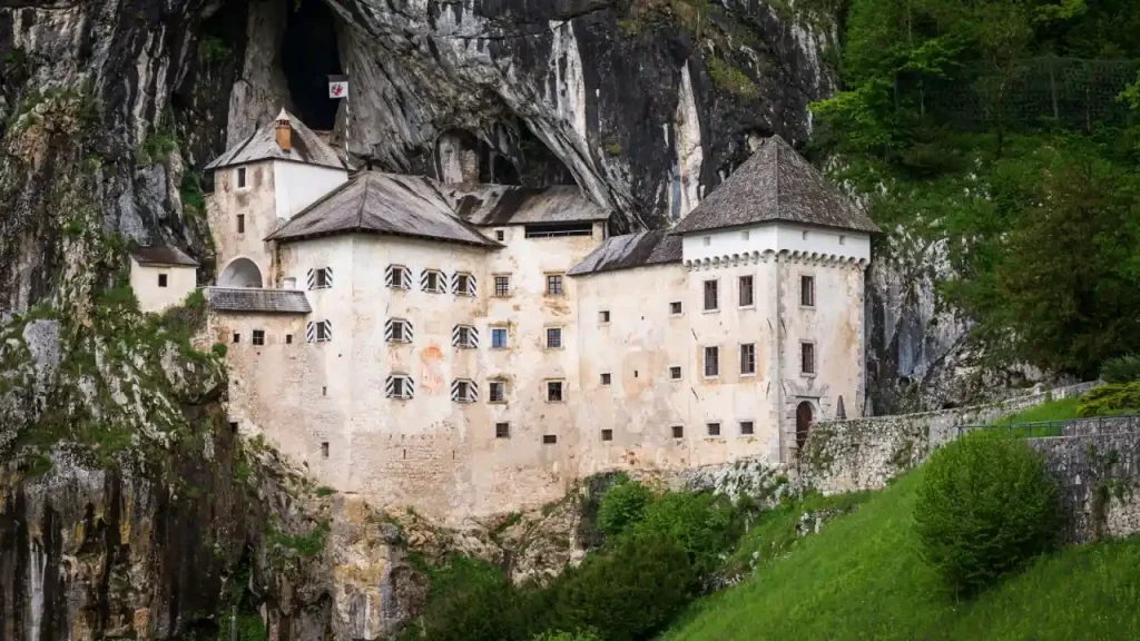 ترسناک ترین قلعه های جهان