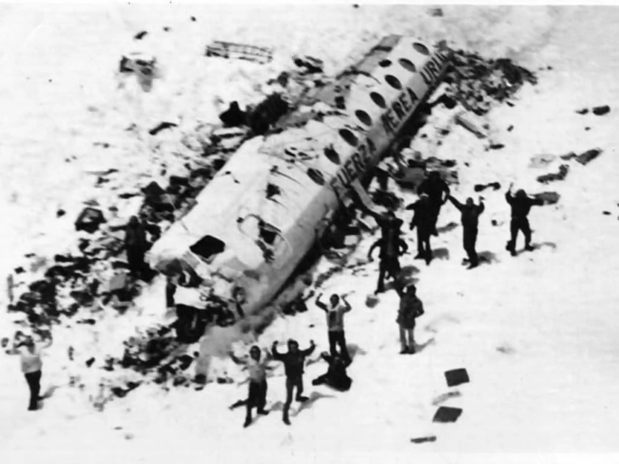 داستان عجیب و واقعی سقوط پرواز تیم راگبی اروگوئه سال 1972