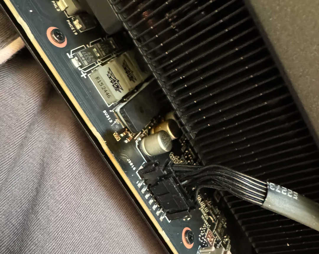 آتش گرفتن کارت گرافیک ASUS ROG Astral RTX 5090