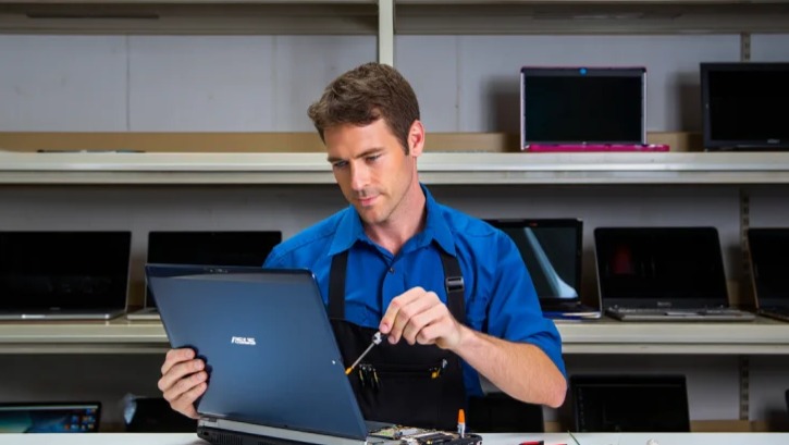 معرفی مراکز تعمیر لپ تاپ تهران در حضور مشتری
